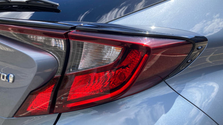 Toyota C-HR 1.8 Hybrid Design 5dr CVT Hybrid Hatchback
